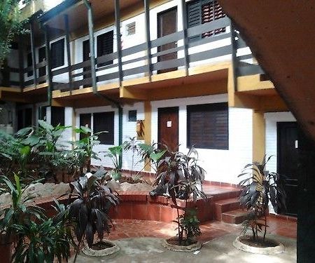 Residencia Leones De Castilla Asuncion Extérieur photo