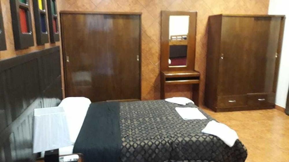 Residencia Leones De Castilla Asuncion Extérieur photo