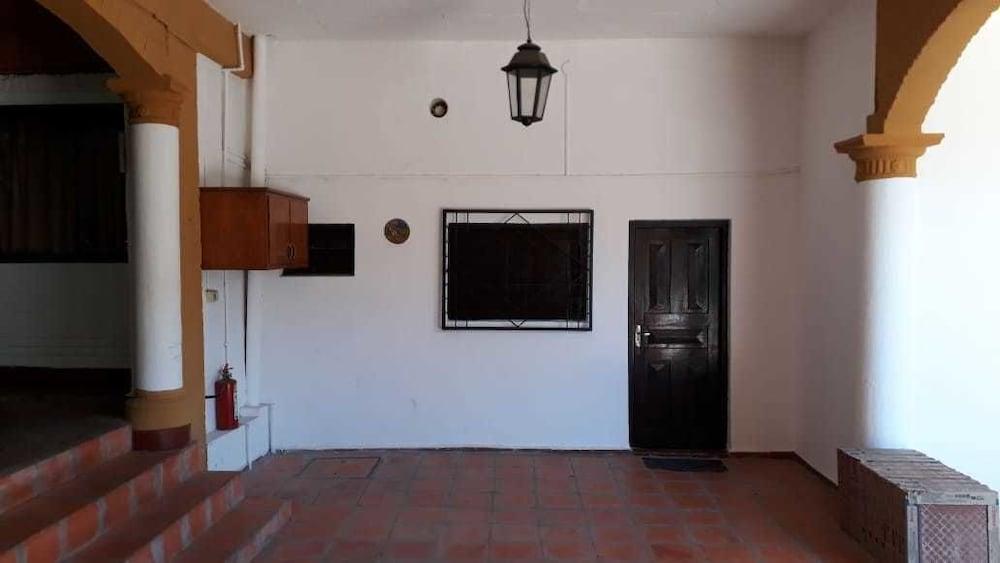 Residencia Leones De Castilla Asuncion Extérieur photo