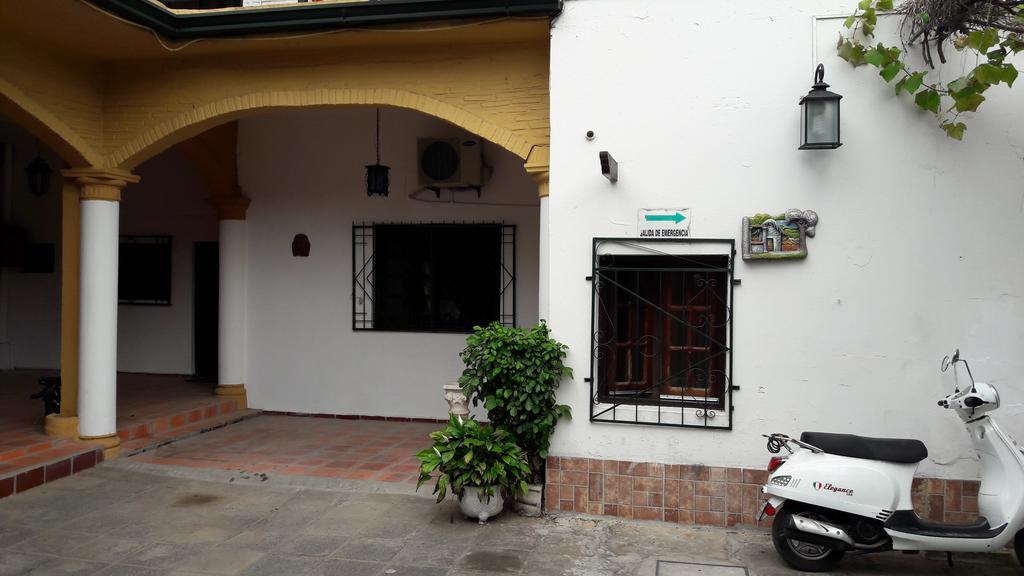 Residencia Leones De Castilla Asuncion Extérieur photo
