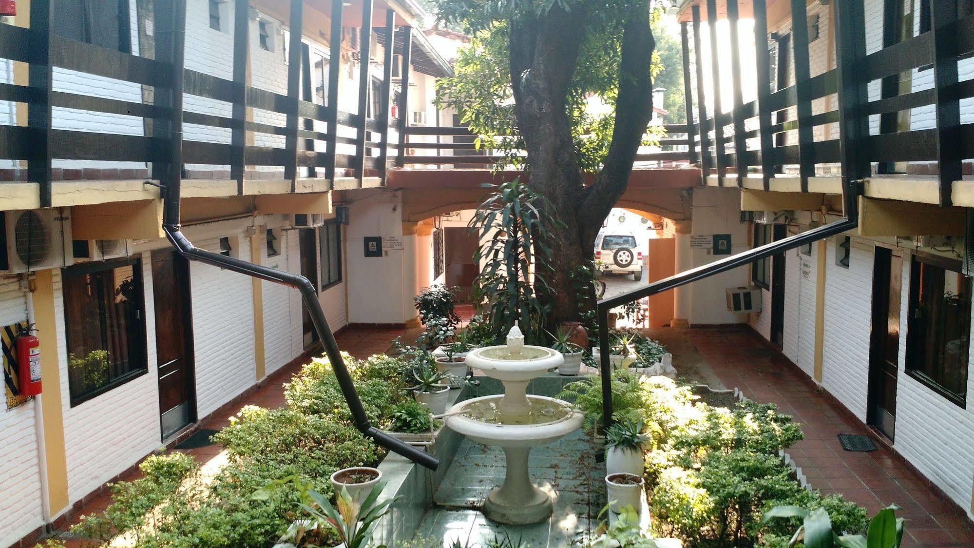 Residencia Leones De Castilla Asuncion Extérieur photo