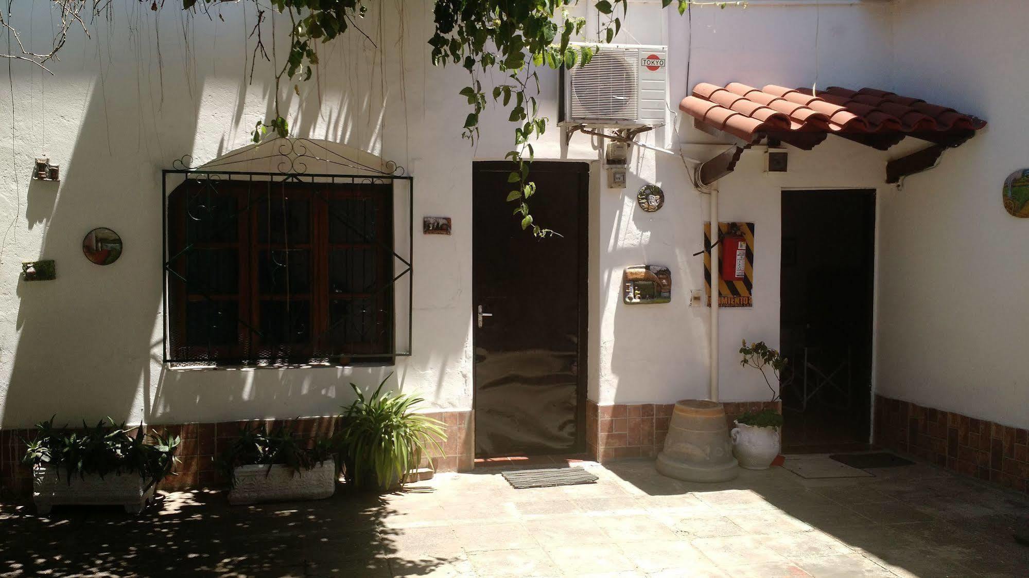 Residencia Leones De Castilla Asuncion Extérieur photo