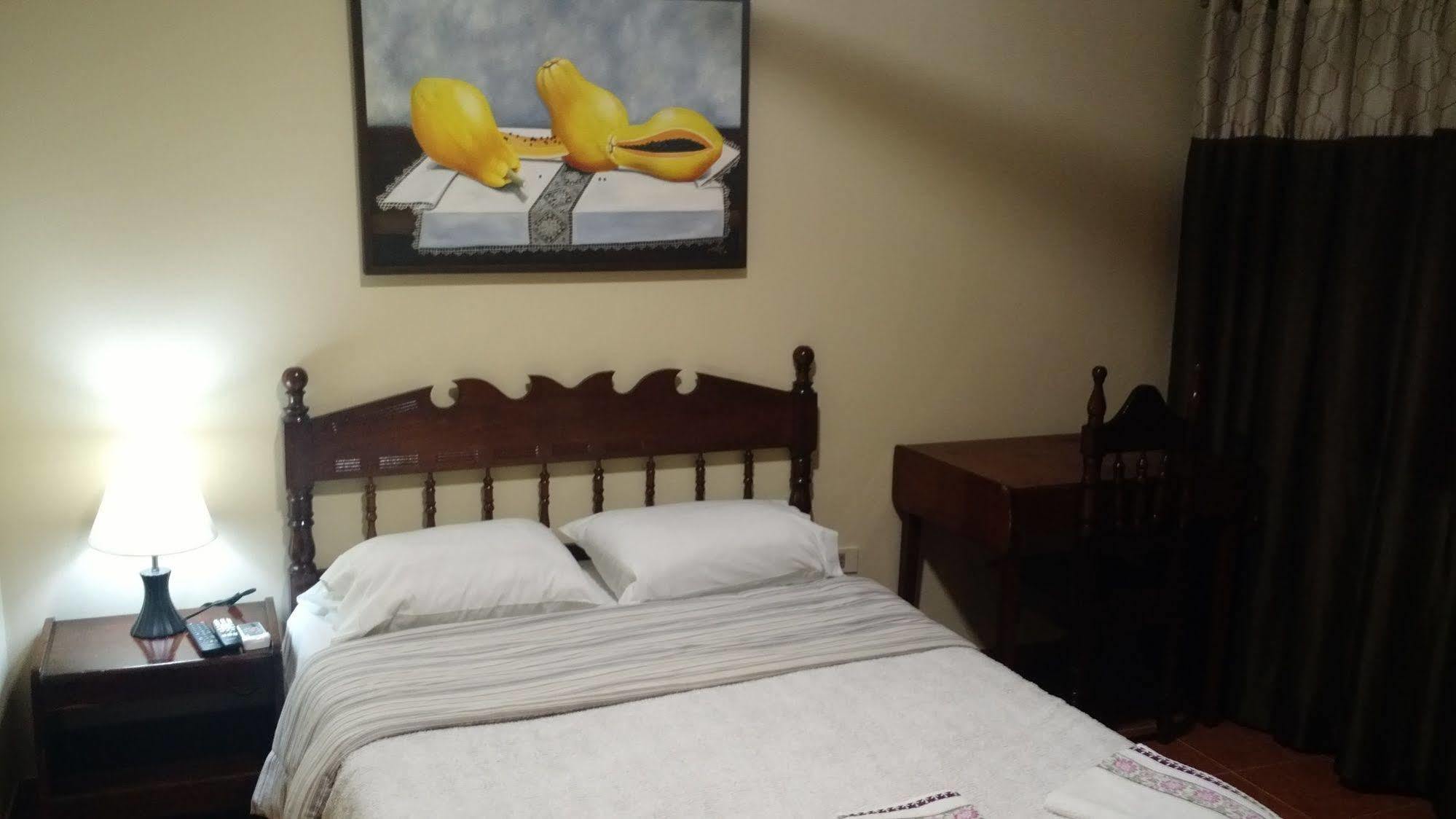 Residencia Leones De Castilla Asuncion Extérieur photo